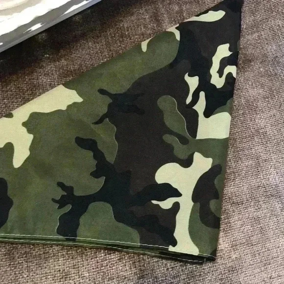 NWOT Camouflage Bandana - free when bundled with any other item - Picture 2 of 3